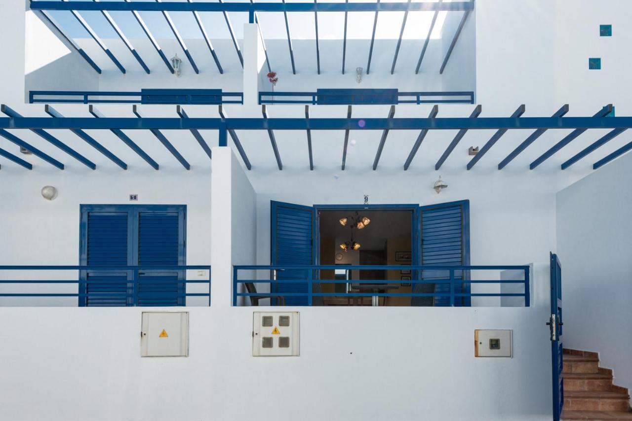 Modern Beach House In Famara Buitenkant foto